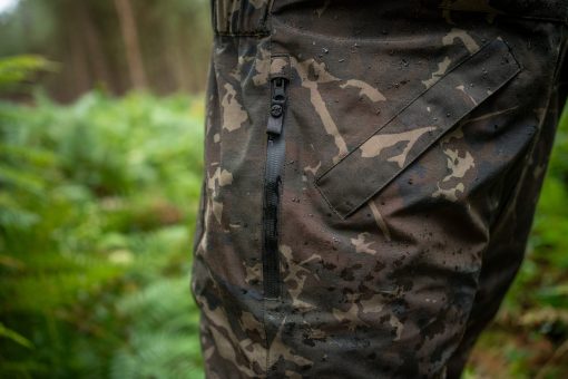 Nash Zero Tolerance Helluva Waterproof Bib and Brace Camo - Image 17