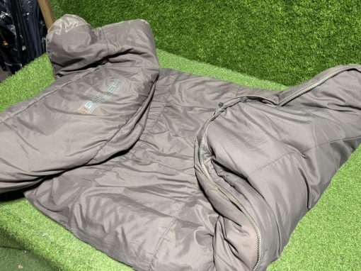 1x Fox R Series Sleeping Bag (Zip On But Can Be Used Without) - PRE LOVED - Image 3