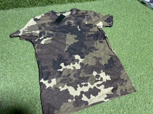 1x Korda Light Kamo T Shirt S - PRE LOVED