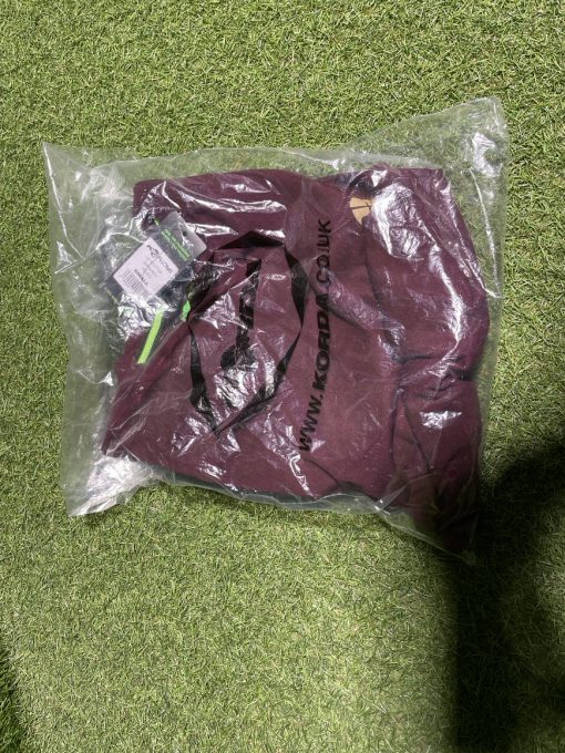 1x Korda Burgundy T Shirt  S - PRE LOVED - Image 3