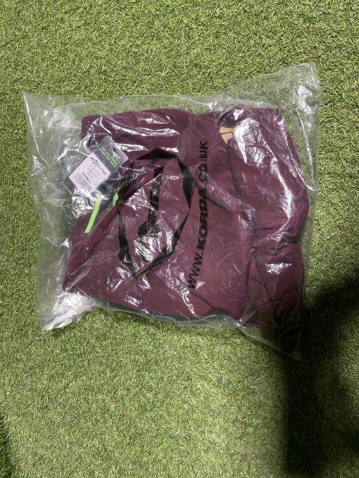 1x Korda Burgundy T Shirt  S - PRE LOVED - Image 4