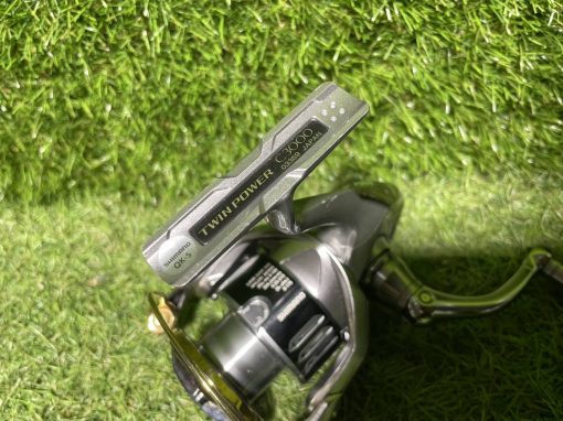 1x Shimano Twin Power C3000 (AS NEW) - PRE LOVED - Image 5