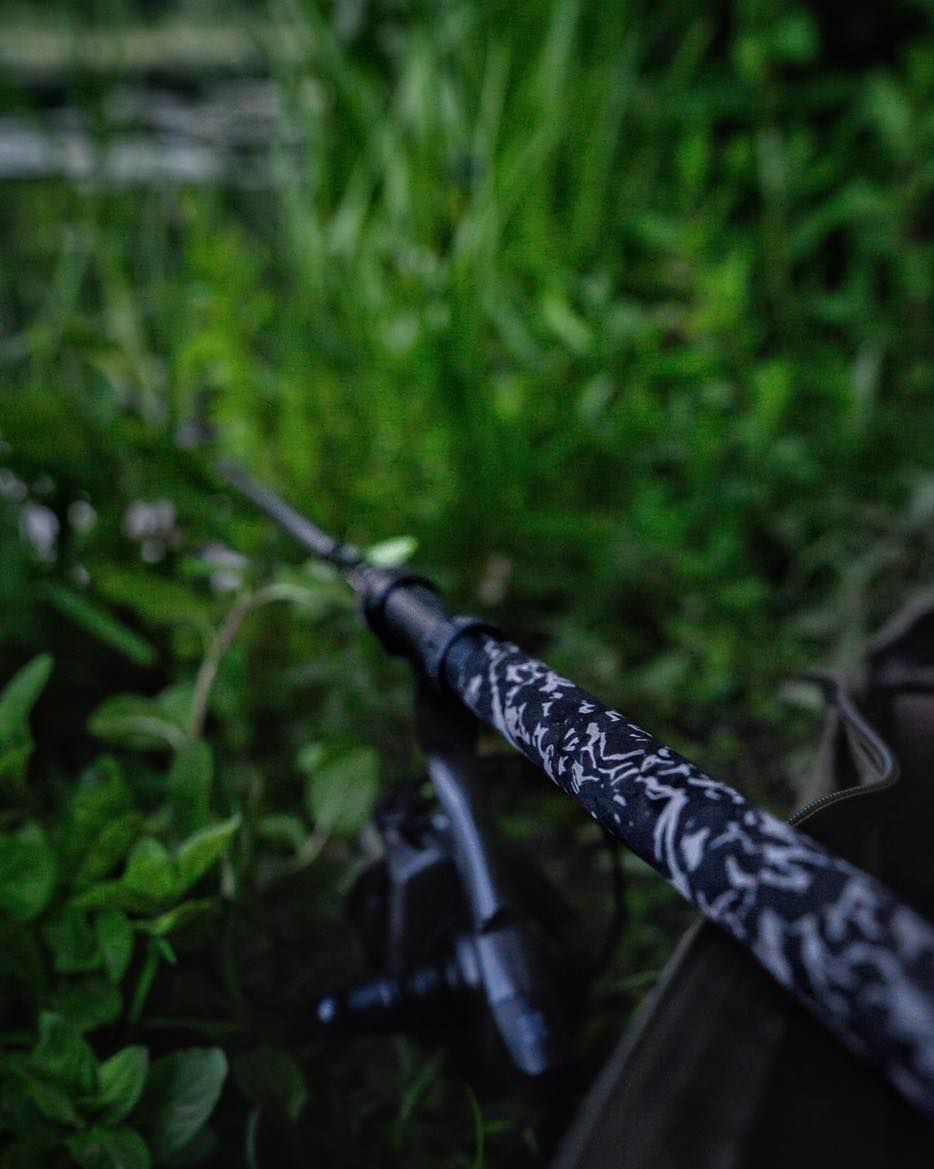 Sonik Xtractor+ Dark Camo Carp Rod - Image 11