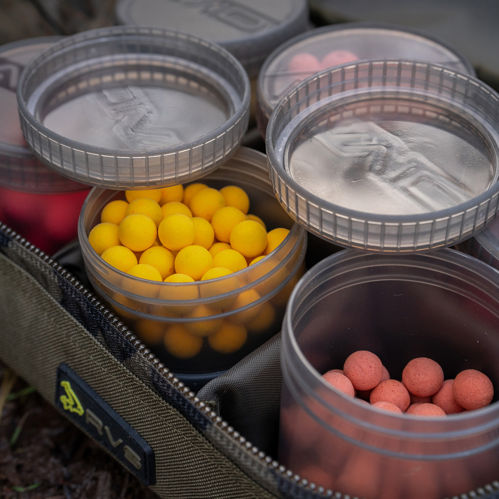Avid RVS 8-Pot Hookbait Pouch - Image 4