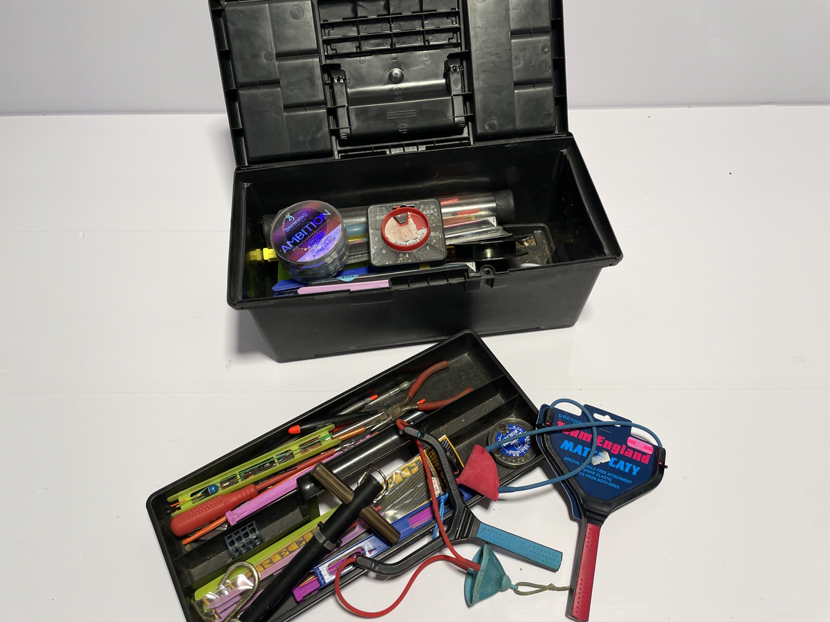 1x Tackle Box With Tackle - U118 - PRE LOVED