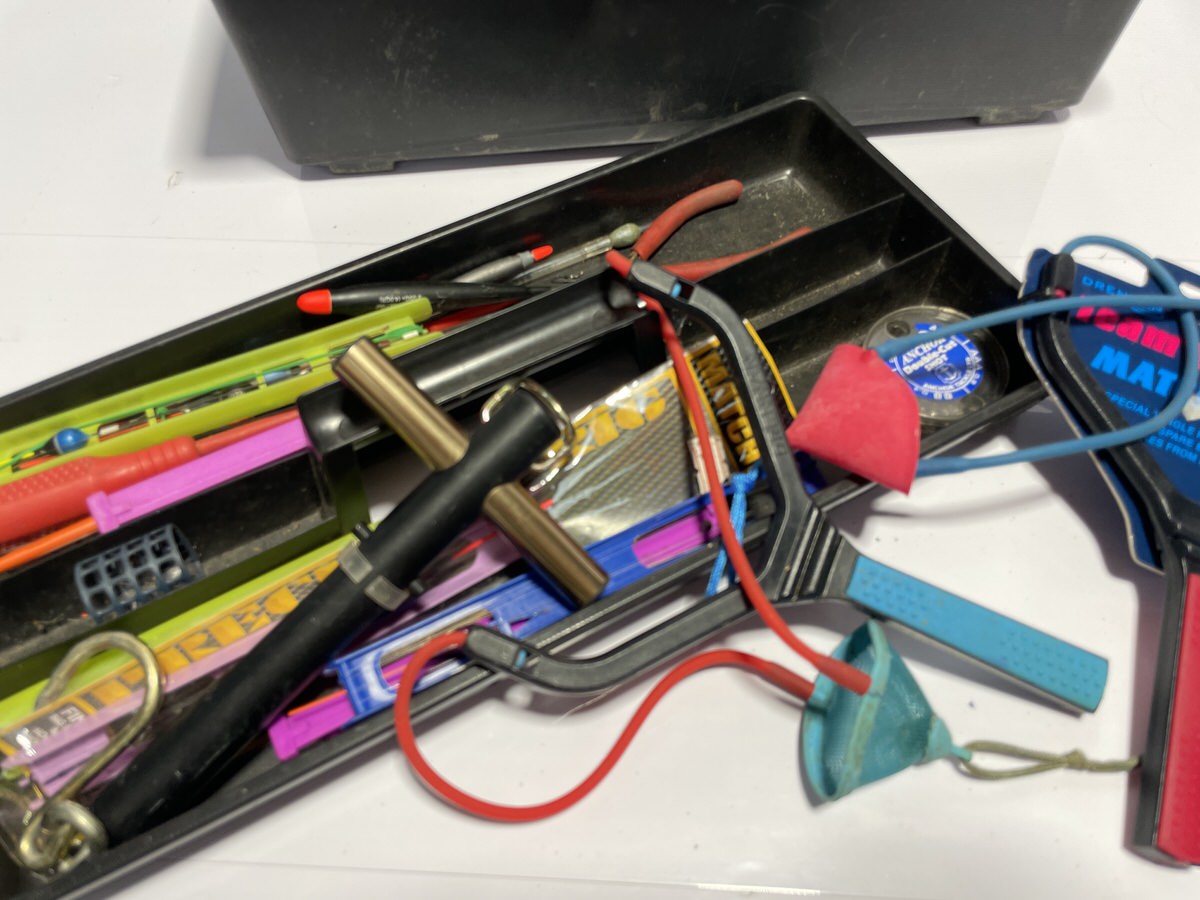 1x Tackle Box With Tackle - U118 - PRE LOVED - Image 2