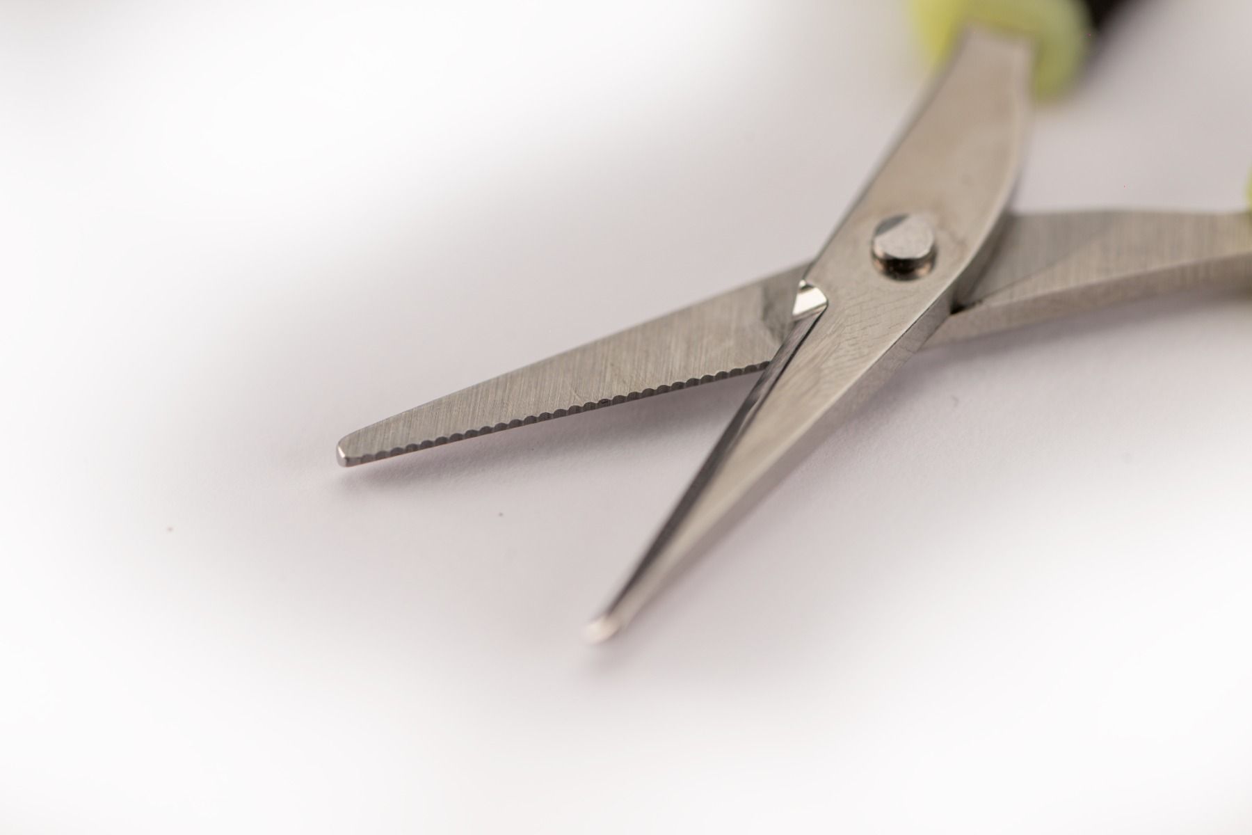 Ridgemonkey Nite Glo Strip n Snip Scissors - Image 3