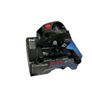 Alternative view of 1x Daiwa BW2L Baitcaster in box - B14 - PRE LOVED