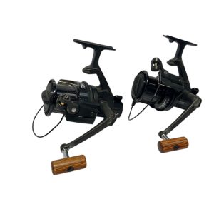 Alternative view of 2x Daiwa Tournament 5000t Black Edition - G8 - PRE LOVED