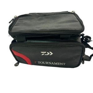 1x Daiwa Tournament Tackle Bag - S153 - PRE LOVED