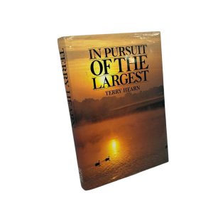 1x Terry Hearn In Pusuit of the Largest Book - F20 - PRE LOVED