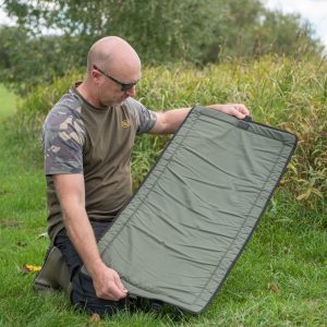 Wychwood SPECIALIST COMPACT UNHOOKING MATT