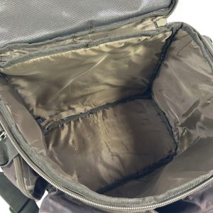 1x Korda Compac Dark Kamo Carryall Medium - A103 - PRE LOVED - Image 4