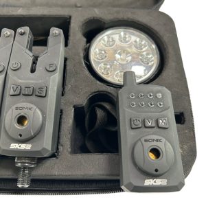 3x Sonik SKS2 Alarms with Receiver and Bivvy Light in Case - F7 - PRE LOVED - Image 4