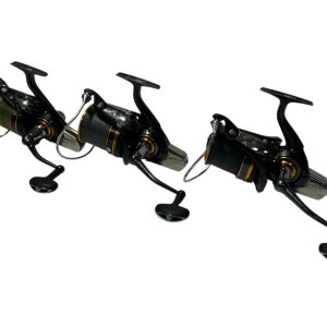 Alternative view of 3x Daiwa Emblem Surf 45 5000C QD with Spare Spools - G7 - PRE LOVED