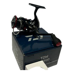 Alternative view of 1x Daiwa TDM 2508 QD With spare Spool In Box - C3 - PRE LOVED