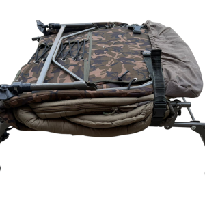 1x Fox R2 Camo Bedchair with Sonik Sleeping Bag - GREZ2 - PRE LOVED - Image 4