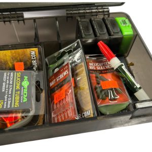 1x Korda Tackle Box - TERMINAL INSIDE, BAITING NEEDLES, TUBING, CORK, KNOT PULLER ECT. - G11 - PRE LOVED - Image 3