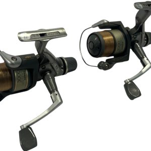 2x Shimano KX3000 Reels with Spare Spools in Cases - H27 - PRE LOVED - Image 3