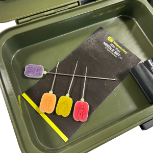 1x Ridgemonkey Action Station with Needle Set and Nite Glo Scissors Inside  - U111 - PRE LOVED - Image 4
