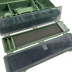 1x Thesus Large Tackle Box - 4 Compartment Boxes and 2 Rig Cases Inside - U147 - PRE LOVED - Image 3