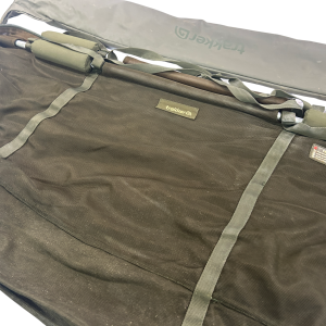 1x Trakker Sanctuary Sling in Stink Sleeve - WHI648 - PRE LOVED - Image 4